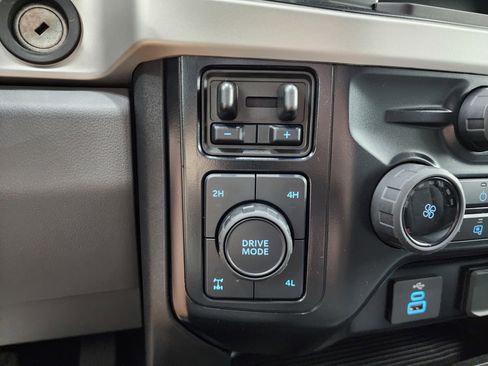 Used 2024 Ford F250 XLT image 40