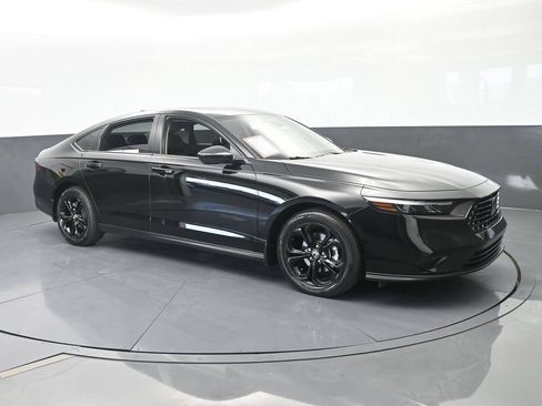 Used 2025 Honda Accord SE image 8