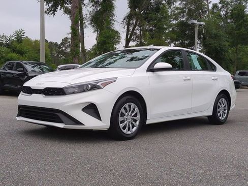 Used 2024 Kia Forte LX FWD image 2