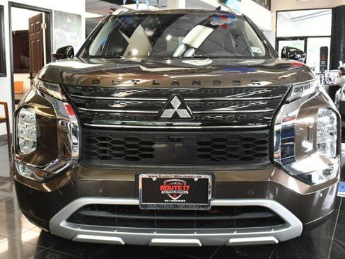 Used 2022 Mitsubishi Outlander SEL AWD/4WD image 2