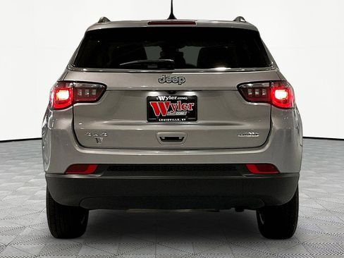 Used 2022 Jeep Compass Latitude AWD/4WD image 5