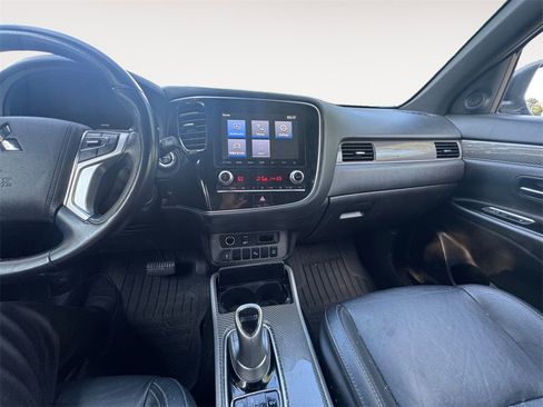 Used 2022 Mitsubishi Outlander GT image 10