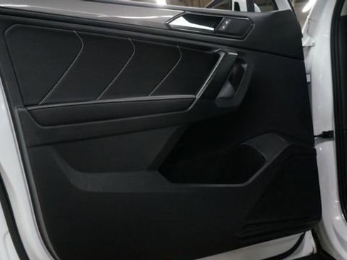 Certified 2023 Volkswagen Tiguan SE image 32