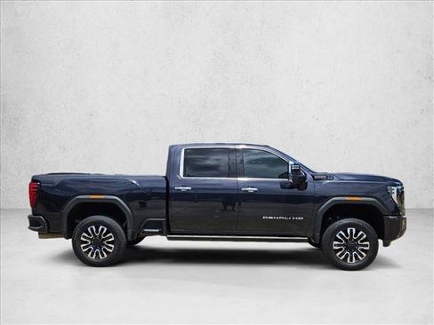 Used 2024 GMC Sierra 2500 Denali Ultimate AWD/4WD image 4