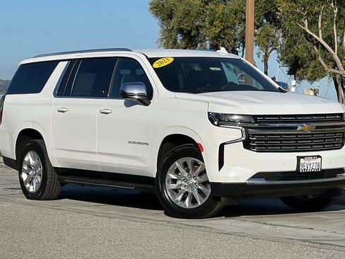 Used 2023 Chevrolet Suburban Premier image 2