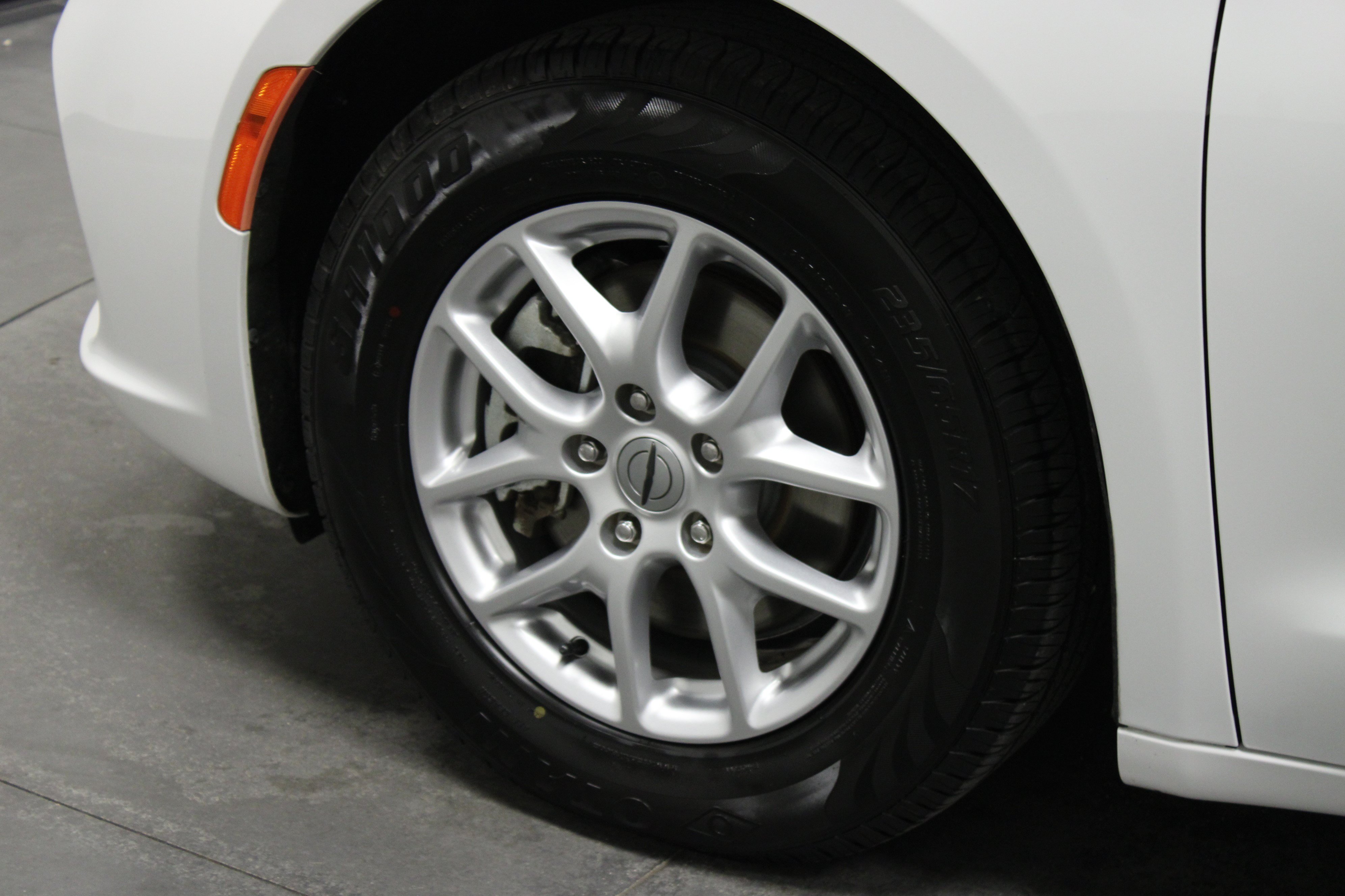 Used 2023 Chrysler Pacifica Touring-L FWD image 10