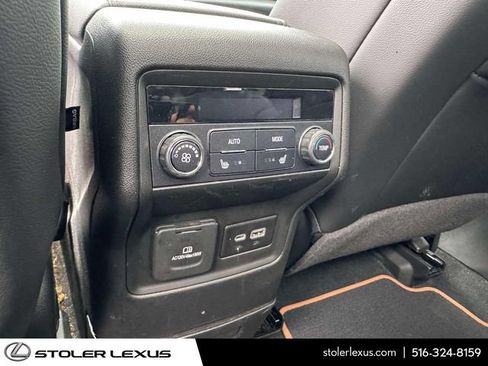 Used 2022 GMC Acadia AT4 w/ Technology Package AWD/4WD image 18