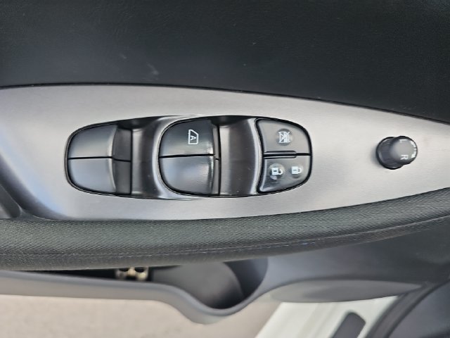 Used 2024 Nissan Leaf S FWD image 32