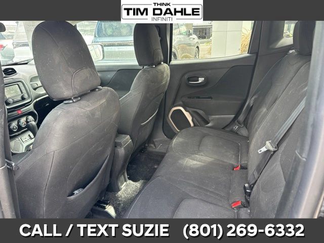 Used 2017 Jeep Renegade Latitude FWD image 14