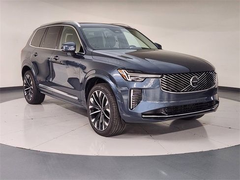 Used 2025 Volvo XC90 B6 Plus image 7