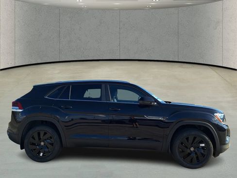 New 2026 Volkswagen Atlas Cross Sport SE FWD image 6