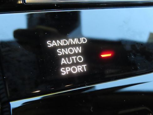 New 2025 Jeep Grand Cherokee Limited w/ Luxury Tech Group II image 13