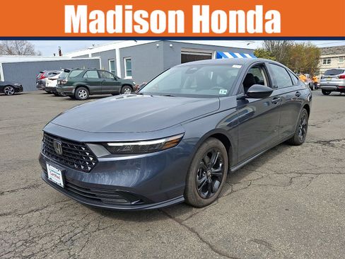 Certified 2025 Honda Accord SE image 1