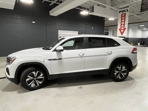 New 2026 Volkswagen Atlas Cross Sport SE image 24