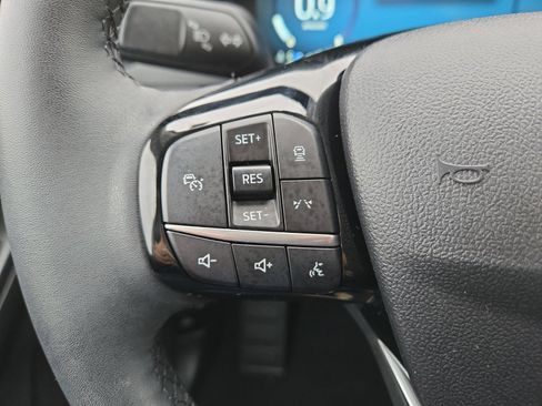 Used 2023 Ford Escape Platinum image 14