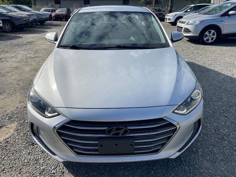 Used 2018 Hyundai Elantra Limited FWD image 2