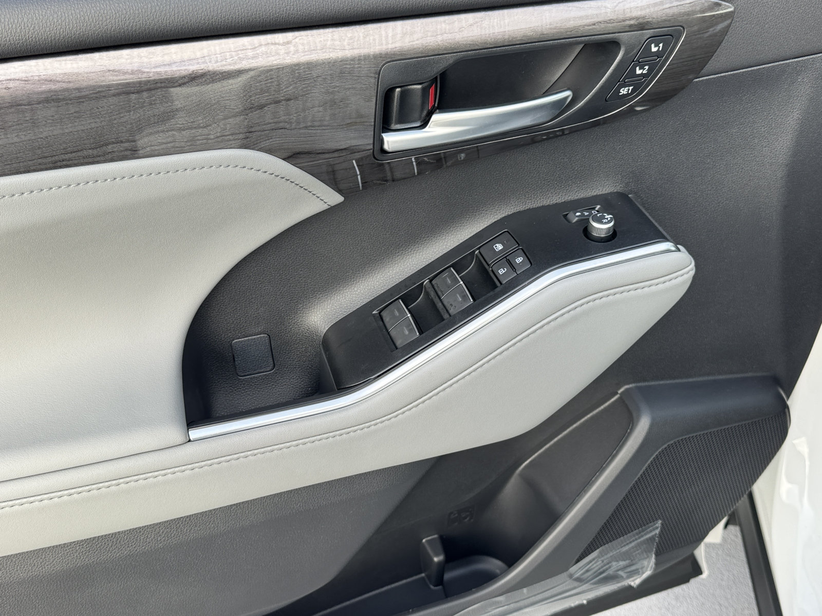New 2026 Toyota Highlander Limited AWD/4WD image 18