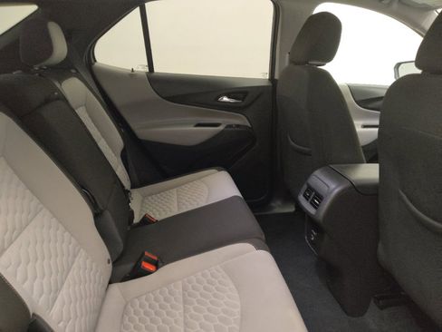 Used 2021 Chevrolet Equinox LT image 19