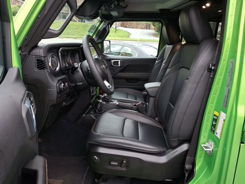 Certified 2026 Jeep Wrangler Unlimited Sahara w/ Safety Group AWD/4WD image 14