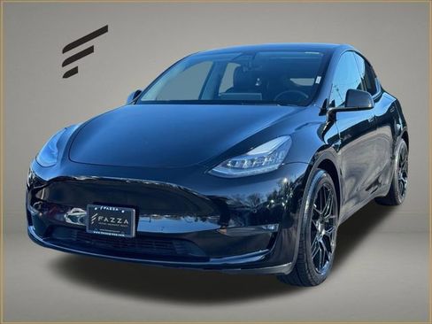 Used 2021 Tesla Model Y Long Range image 1