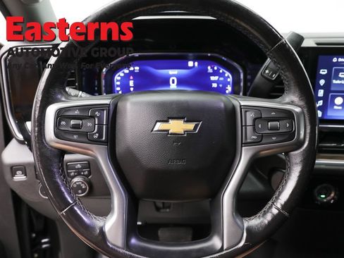 Used 2022 Chevrolet Silverado 1500 LT AWD/4WD image 10