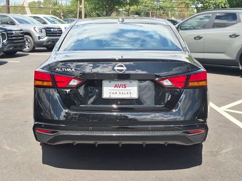 Used 2025 Nissan Altima 2.5 SV FWD image 7