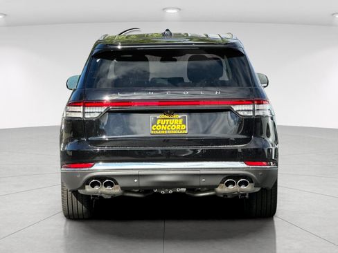 New 2026 Lincoln Aviator AWD image 4