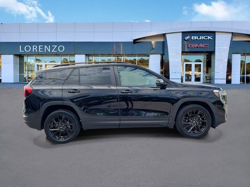 Used 2023 GMC Terrain SLE w/ Elevation Edition FWD image 4