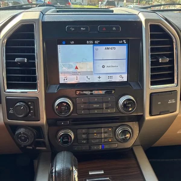 Used 2017 Ford F150 Lariat w/ Equipment Group 502A Luxury AWD/4WD image 30