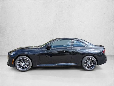 Used 2025 BMW 230i xDrive Coupe w/ Premium Package image 9