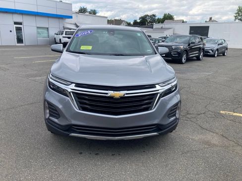 Used 2024 Chevrolet Equinox LT AWD/4WD image 2
