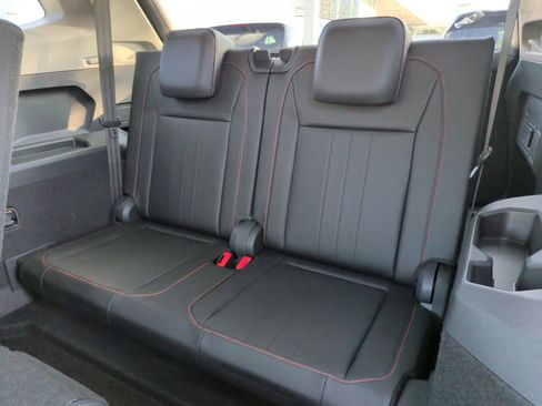 Used 2024 Volkswagen Tiguan Wolfsburg Edition w/ Panoramic Sunroof Package image 36