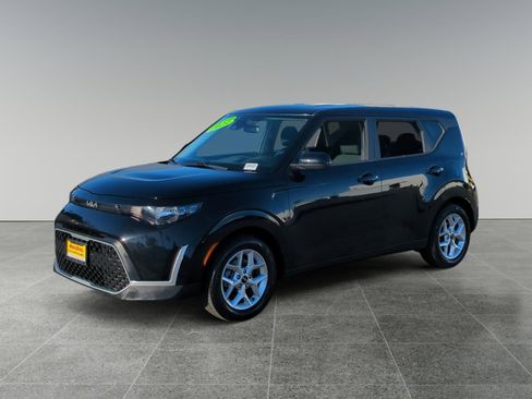 Used 2023 Kia Soul LX w/ LX Technology Package image 1