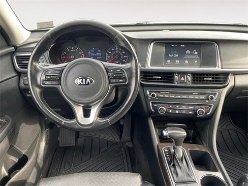 Used 2018 Kia Optima EX w/ Premium Package image 10