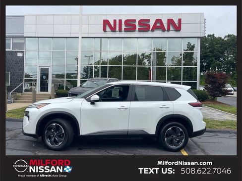 Certified 2024 Nissan Rogue SV AWD/4WD image 2