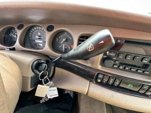 Used 2004 Buick Le Sabre Limited w/ Celebration Edition Package FWD image 37