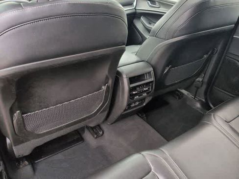 Used 2024 Jeep Grand Cherokee Limited w/ Luxury Tech Group II AWD/4WD image 18
