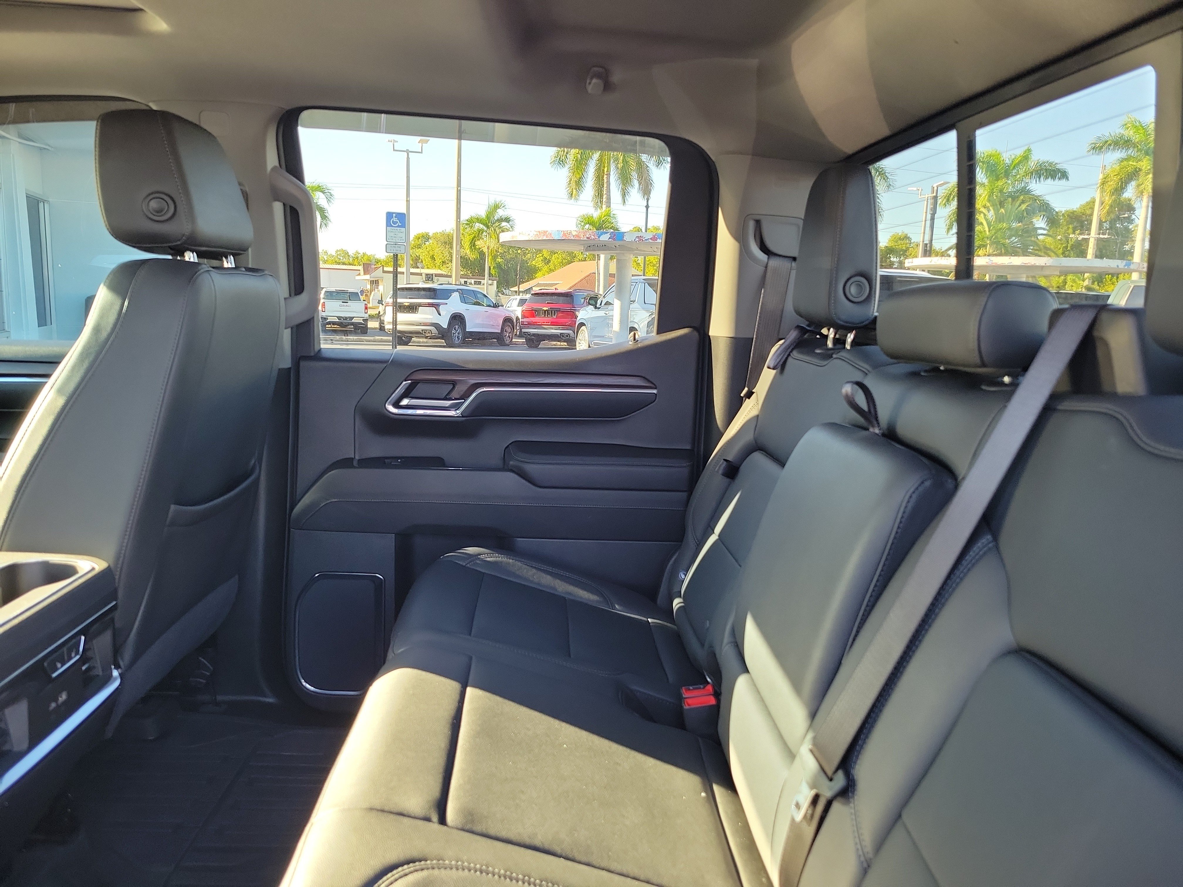 Used 2024 GMC Sierra 1500 SLT w/ SLT Premium Plus Package AWD/4WD image 11