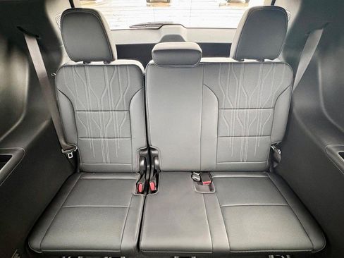 Used 2025 Buick Enclave Avenir w/ Super Cruise Package image 14