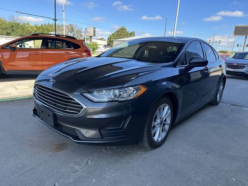 Used 2020 Ford Fusion SE FWD image 4