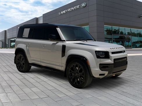 Used 2026 Land Rover Defender 110 OCTA AWD/4WD image 7