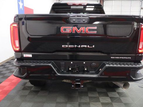 Used 2022 GMC Sierra 3500 Denali w/ Denali Black Diamond Edition AWD/4WD image 33