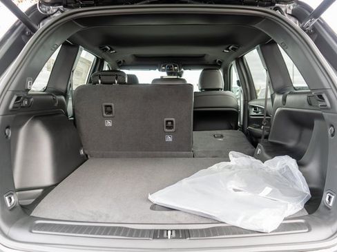 New 2025 Jeep Grand Cherokee Laredo image 9