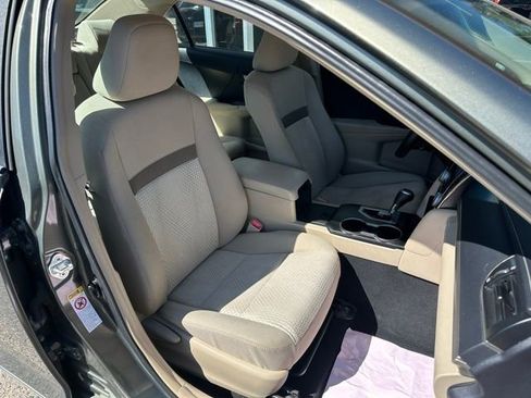 Used 2013 Toyota Camry LE FWD image 10