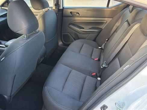 Used 2025 Nissan Altima 2.5 SV FWD image 11
