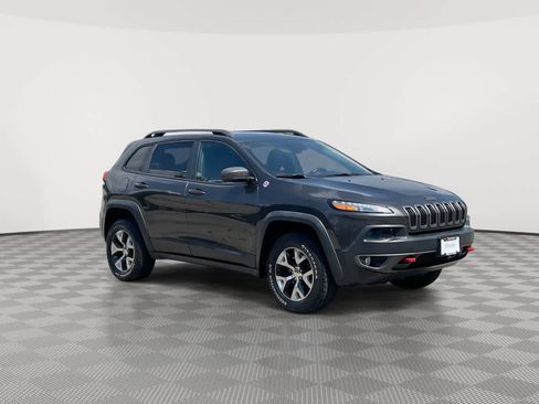 Used 2014 Jeep Cherokee Trailhawk w/ Technology Group AWD/4WD image 2
