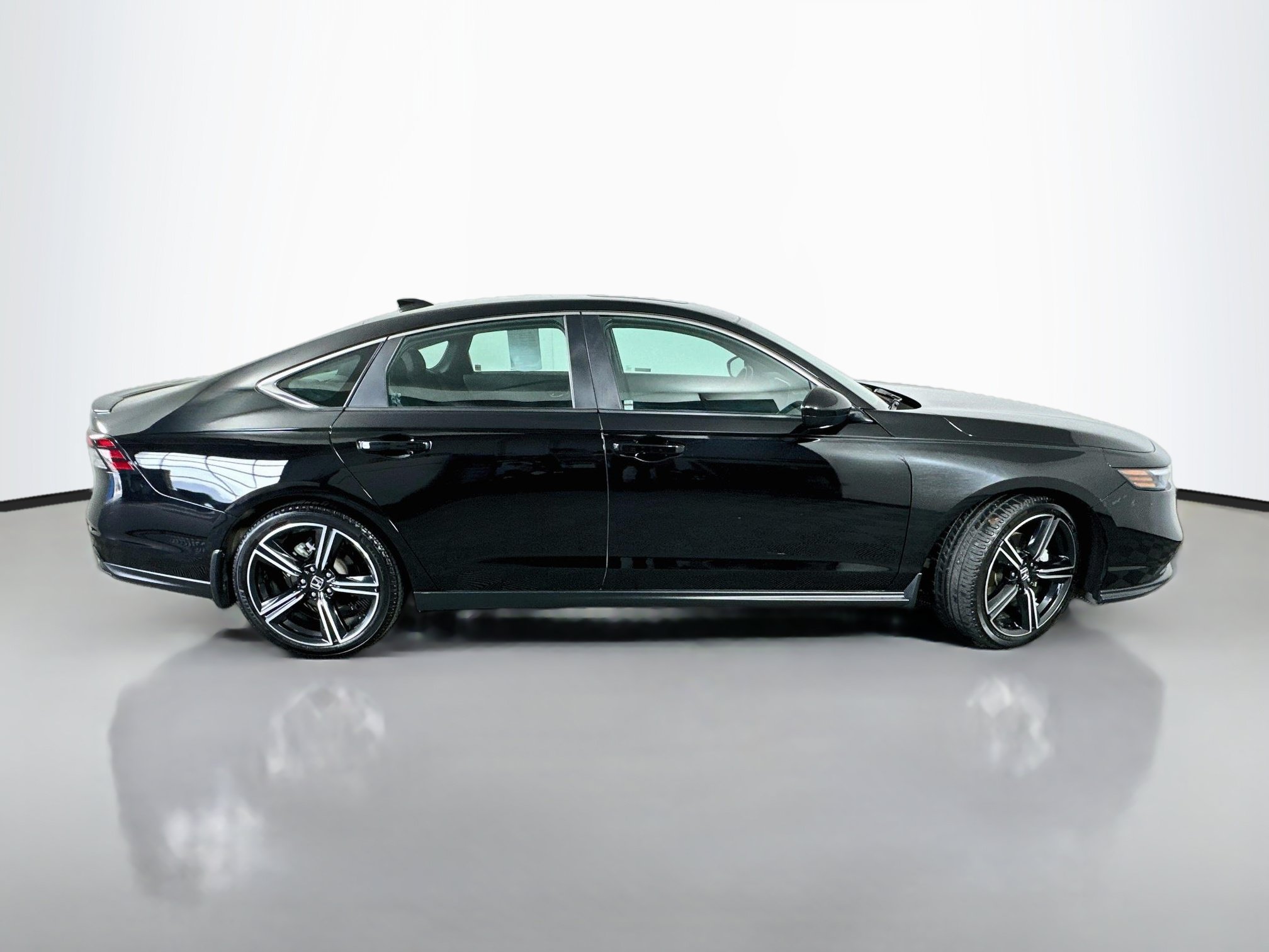 Used 2024 Honda Accord Sport image 8