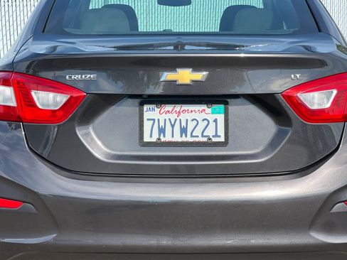 Used 2017 Chevrolet Cruze LT FWD image 22