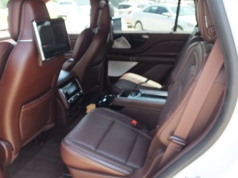 Used 2020 Lincoln Aviator Black Label Grand Touring w/ Class IV Trailer Tow Package image 9