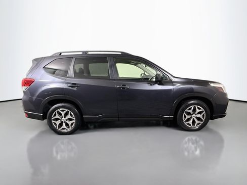 Used 2019 Subaru Forester Premium AWD/4WD image 11